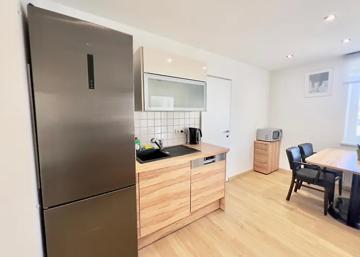 公寓 4 Minimum 30 Days