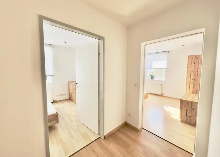 4 Minimum 30 Days 公寓