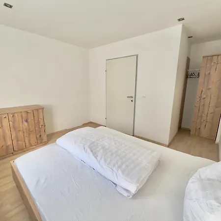 Apartment 4 Minimum 30 Days