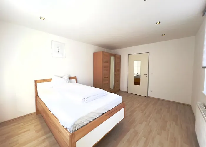 4 Minimum 30 Days Appartamento